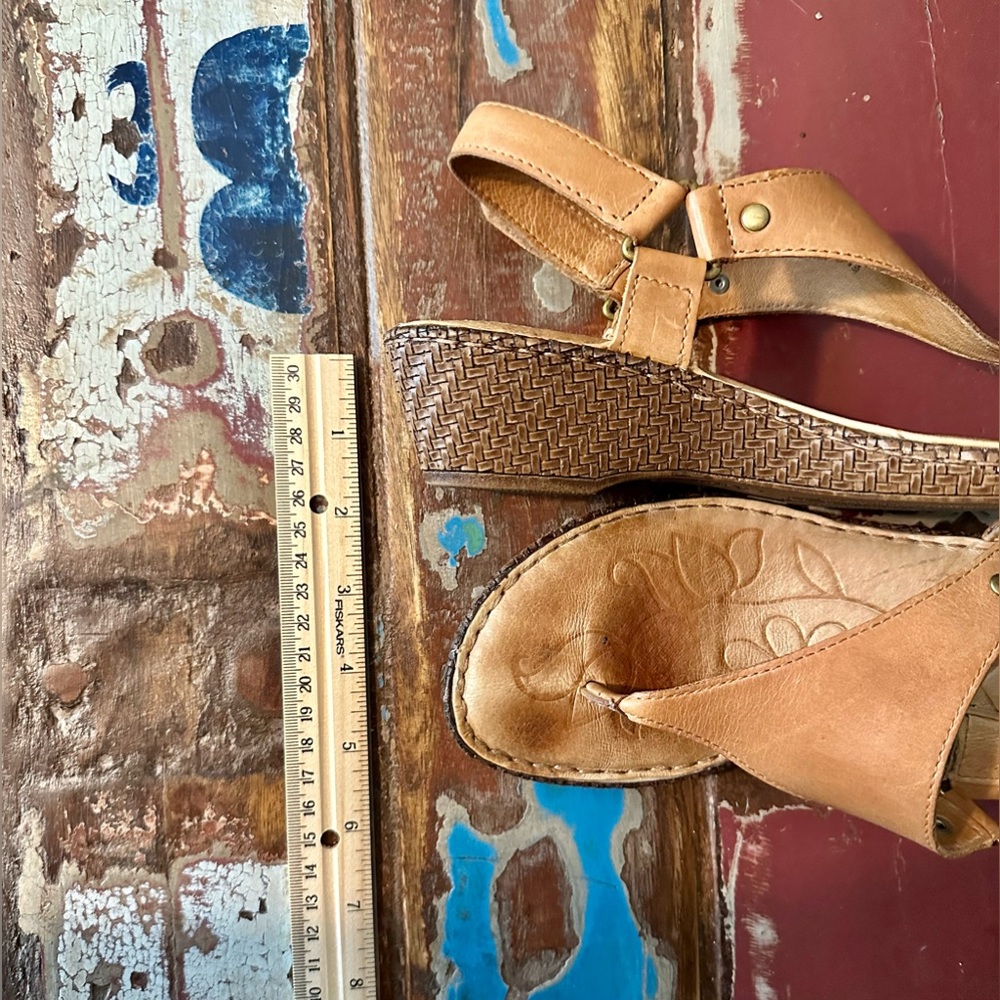 Born Leather Sandals - Picture 5 of 8